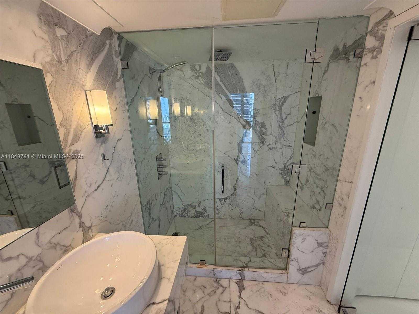 Small Image of 485 BRICKELL AVE #3303, Miami Number 15