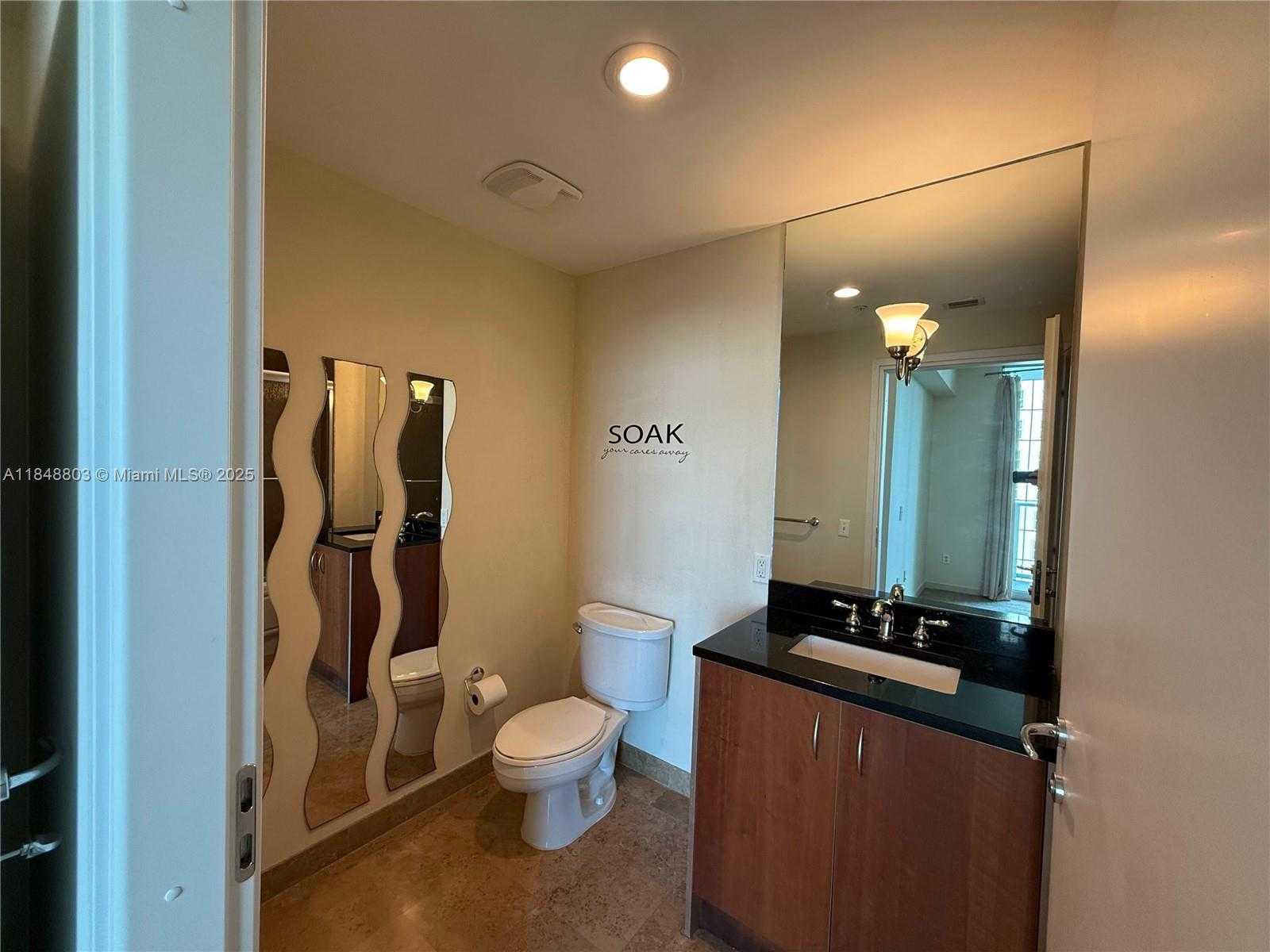 Small Image of 300 SOUTH BISCAYNE BLVD #T-1805, Miami Number 13
