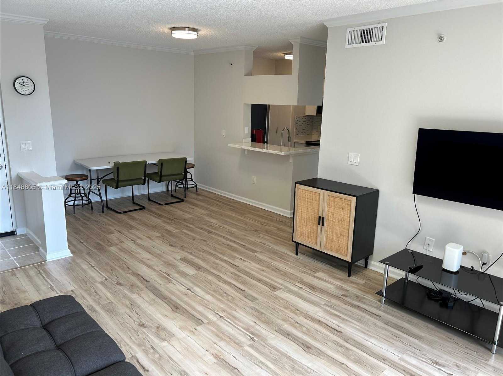 Small Image of 17150 NORTH BAY RD #2215, Sunny Isles Beach Number 2