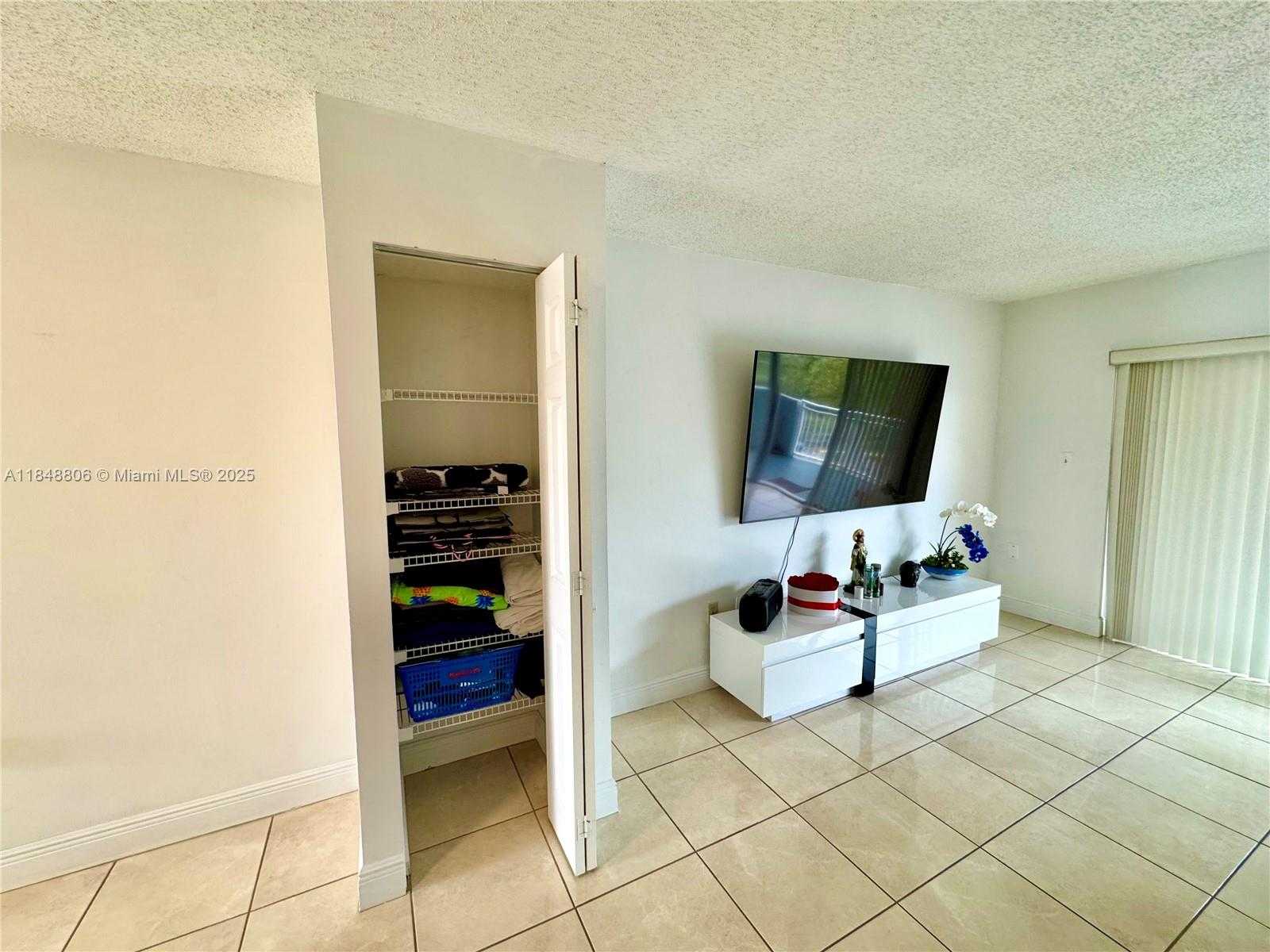 Small Image of 9357 FONTAINEBLEAU BLVD #D311, Miami Number 11