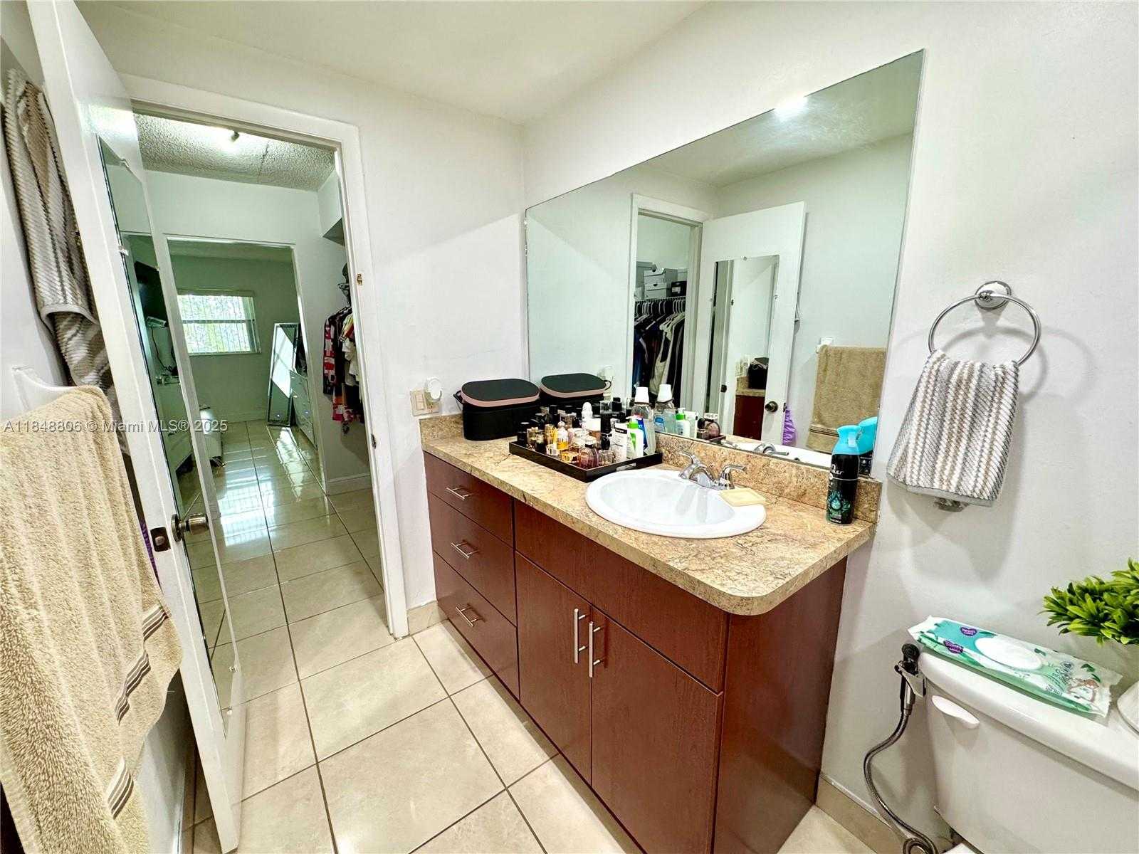 Small Image of 9357 FONTAINEBLEAU BLVD #D311, Miami Number 22