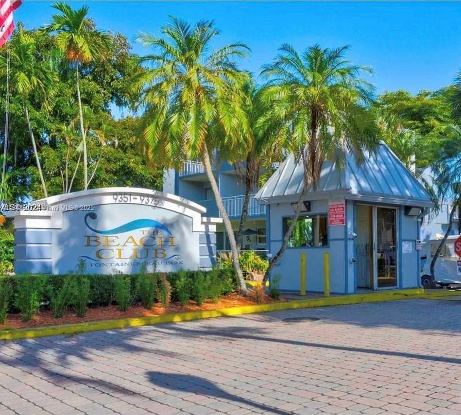 Small Image of 9357 FONTAINEBLEAU BLVD #D311, Miami Number 3