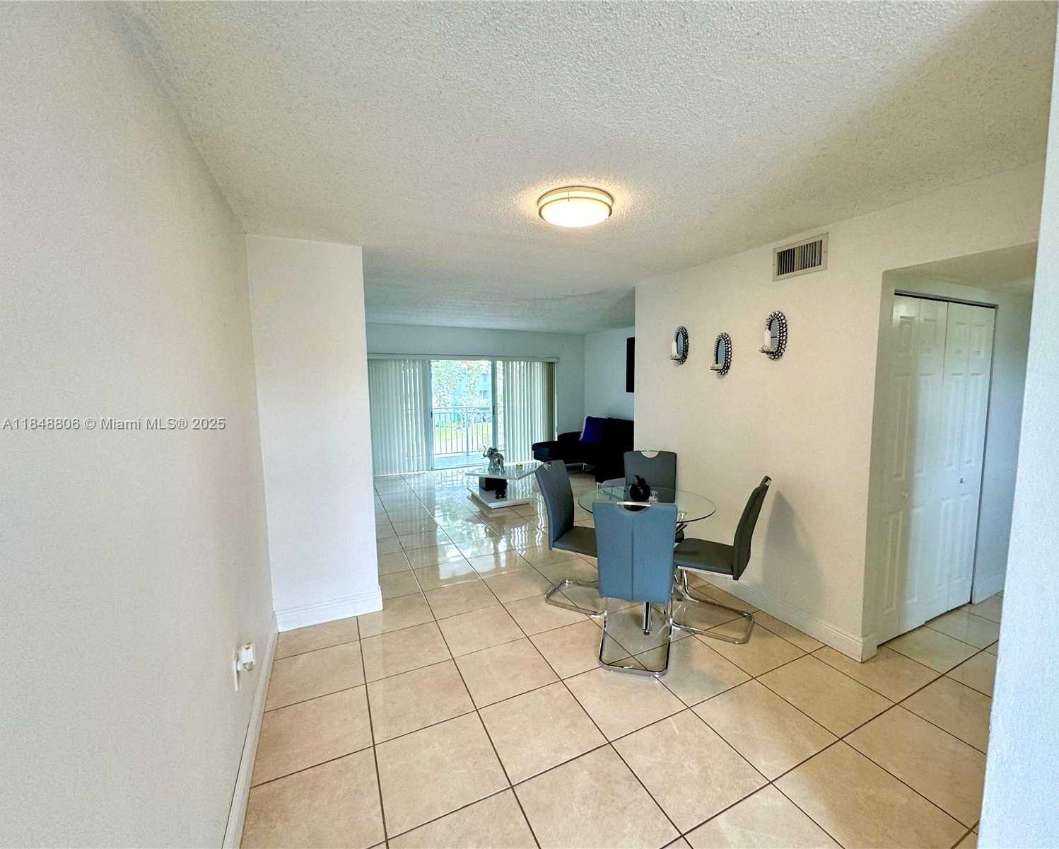 Small Image of 9357 FONTAINEBLEAU BLVD #D311, Miami Number 5