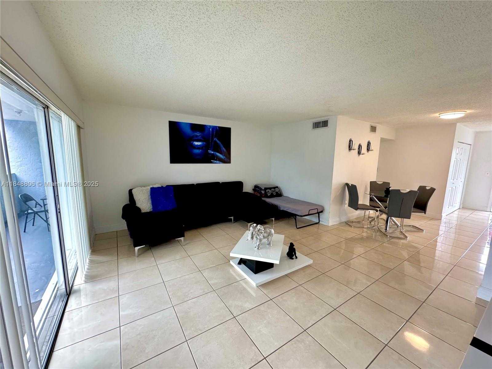 Small Image of 9357 FONTAINEBLEAU BLVD #D311, Miami Number 7