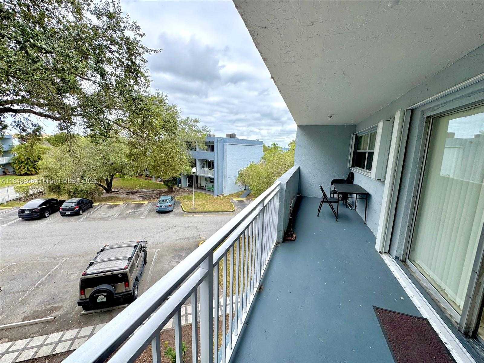 Small Image of 9357 FONTAINEBLEAU BLVD #D311, Miami Number 8