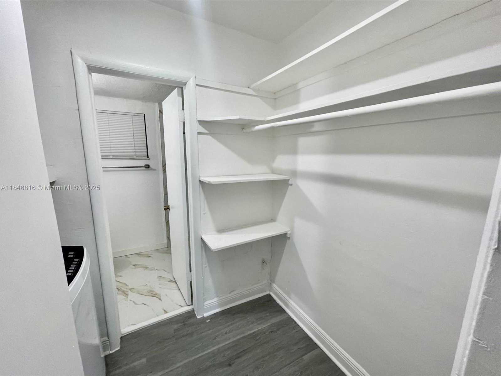 Small Image of 218 SANTILLANE AVE #3, Coral Gables Number 10