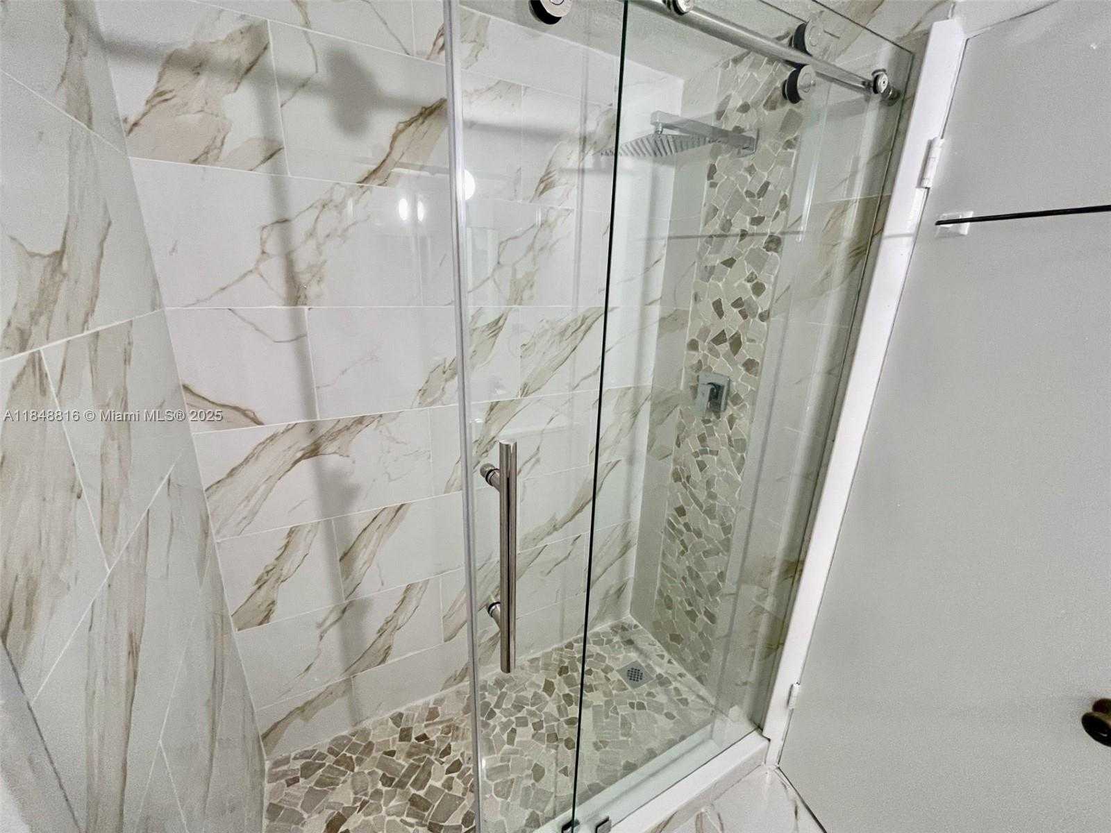 Small Image of 218 SANTILLANE AVE #3, Coral Gables Number 13