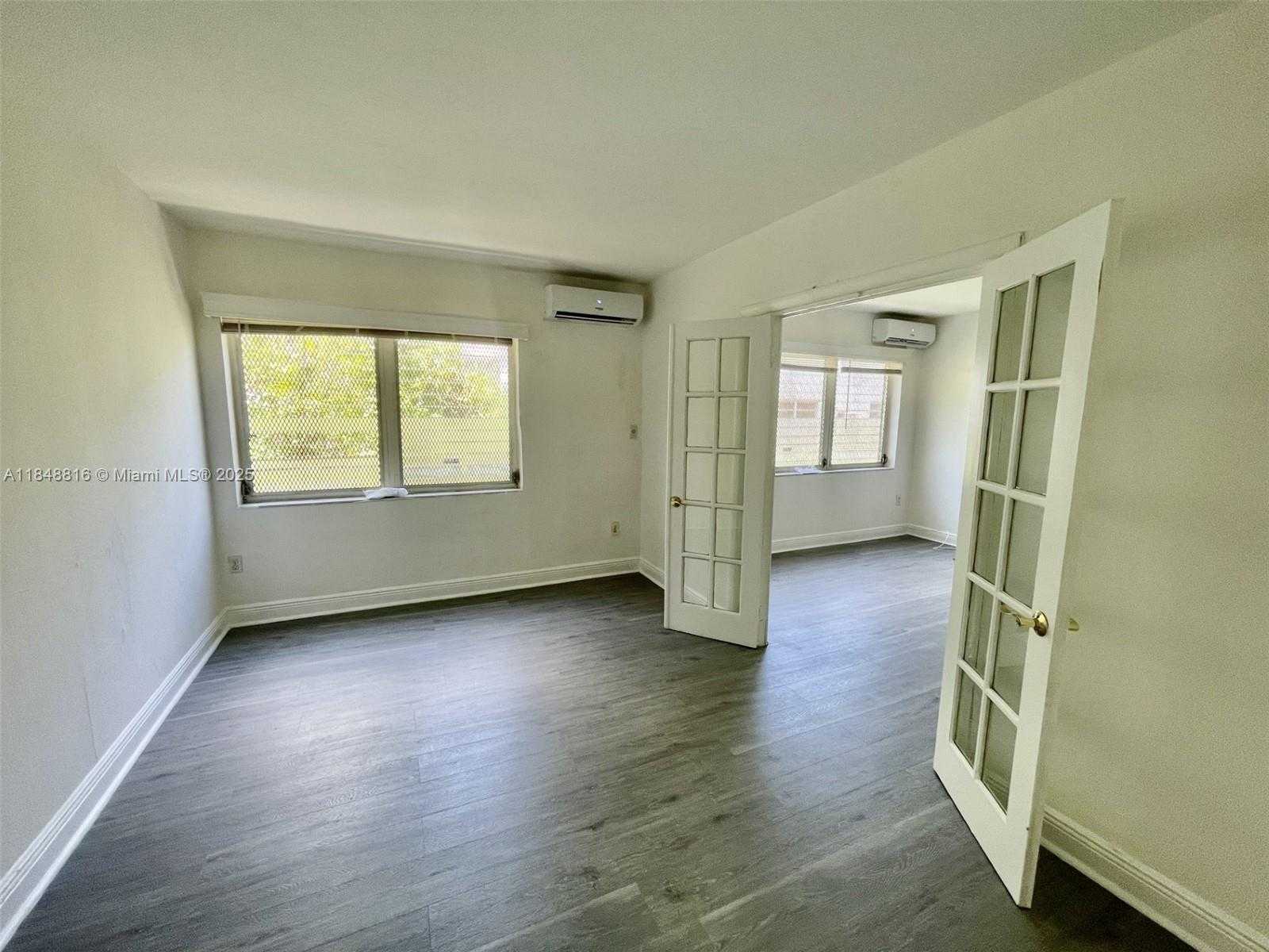 Small Image of 218 SANTILLANE AVE #3, Coral Gables Number 9