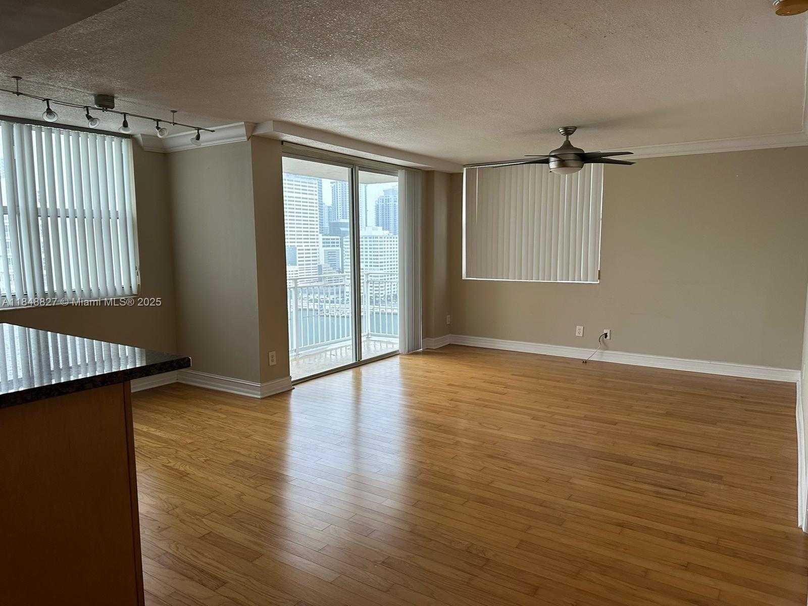 Small Image of 770 CLAUGHTON ISLAND DR #2002, Miami Number 5