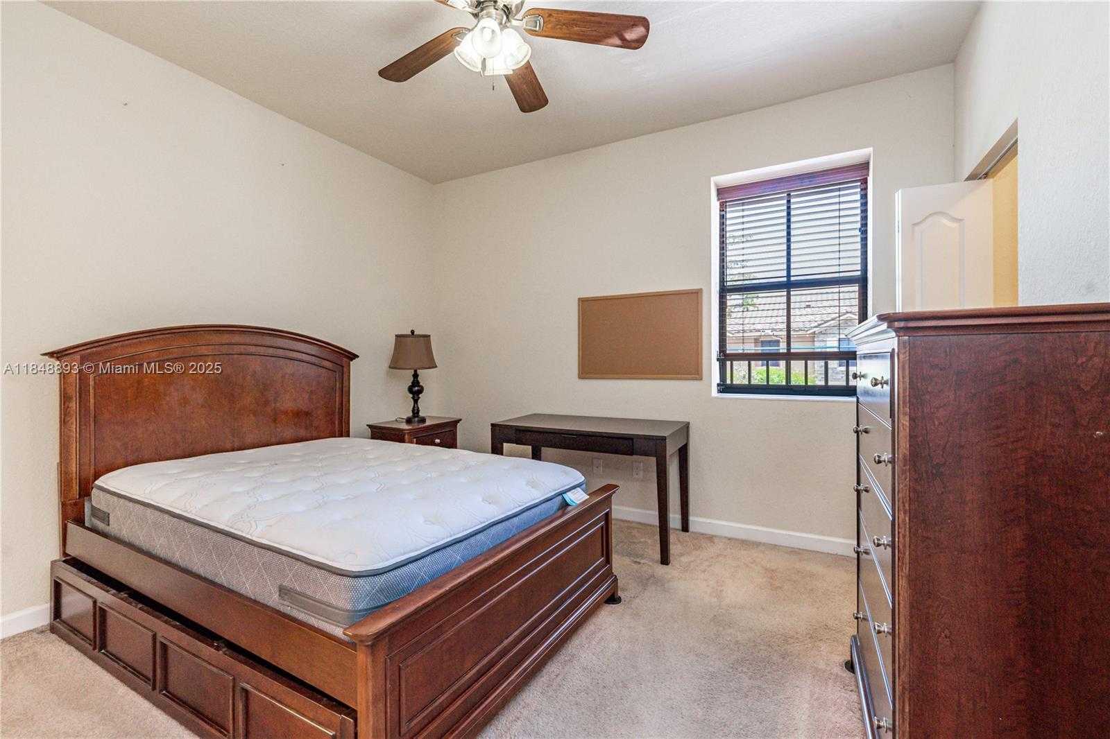 Small Image of 8435 LAKEVIEW TRL, Parkland Number 10