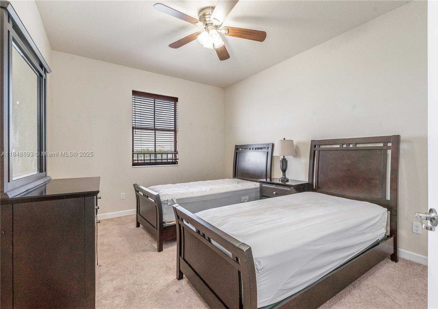 Small Image of 8435 LAKEVIEW TRL, Parkland Number 16