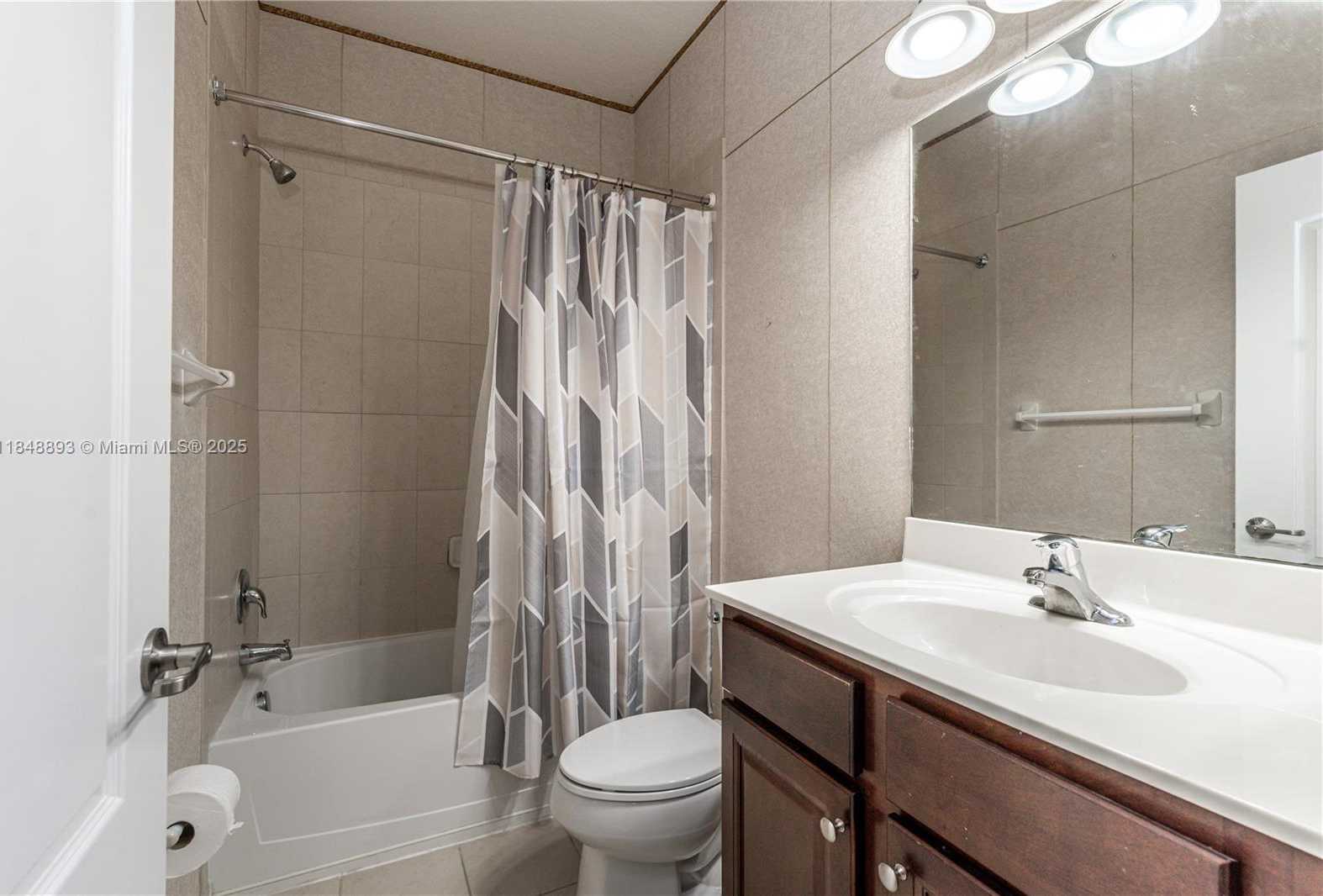 Small Image of 8435 LAKEVIEW TRL, Parkland Number 19