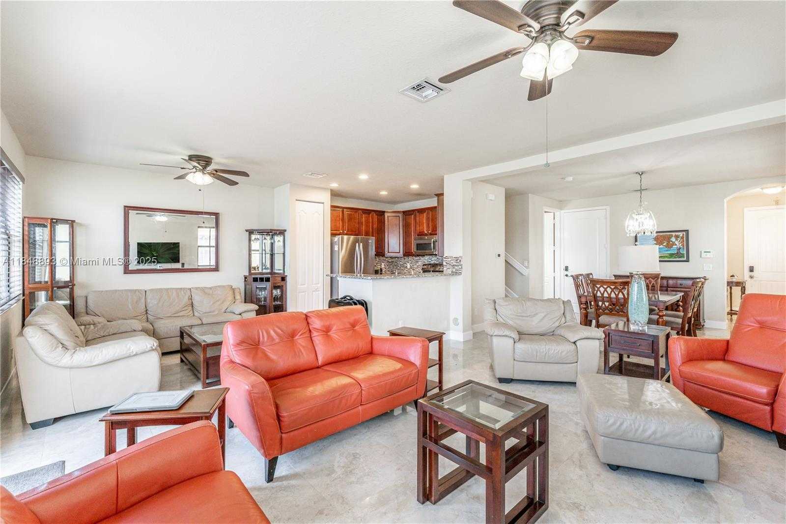 Small Image of 8435 LAKEVIEW TRL, Parkland Number 3
