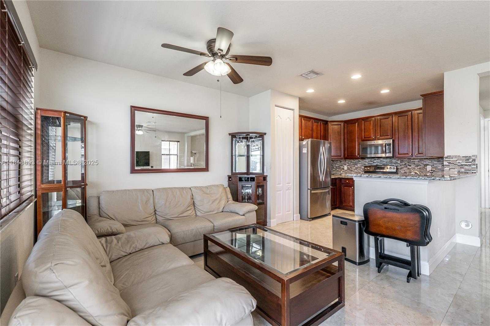 Small Image of 8435 LAKEVIEW TRL, Parkland Number 6