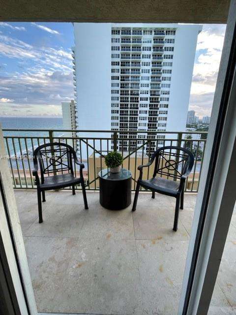 Small Image of 2080 SOUTH OCEAN DR #1207, Hallandale Beach Number 4