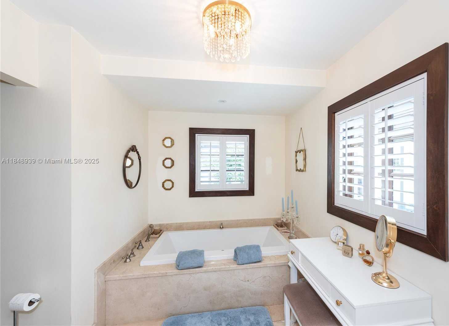 Small Image of 3621 VISCAYA CT, Coral Gables Number 17
