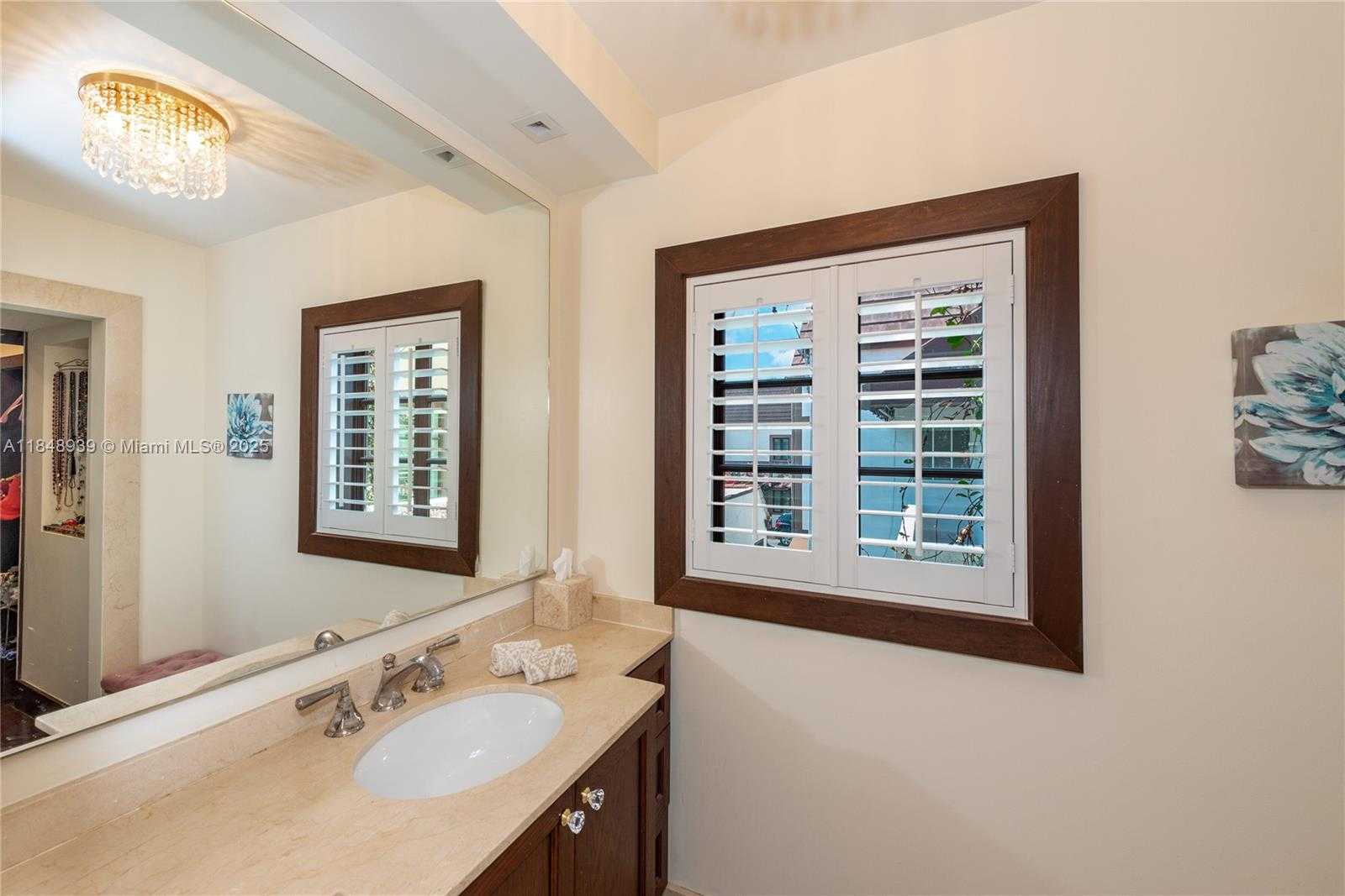 Small Image of 3621 VISCAYA CT, Coral Gables Number 19