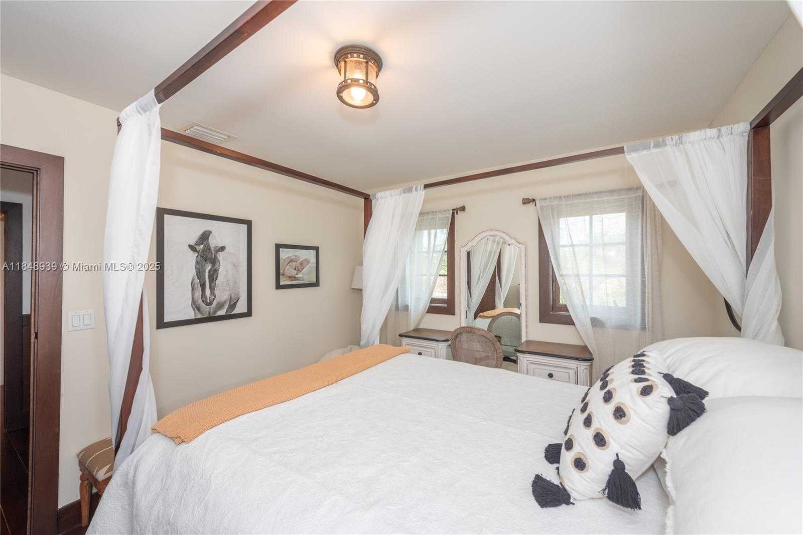 Small Image of 3621 VISCAYA CT, Coral Gables Number 21