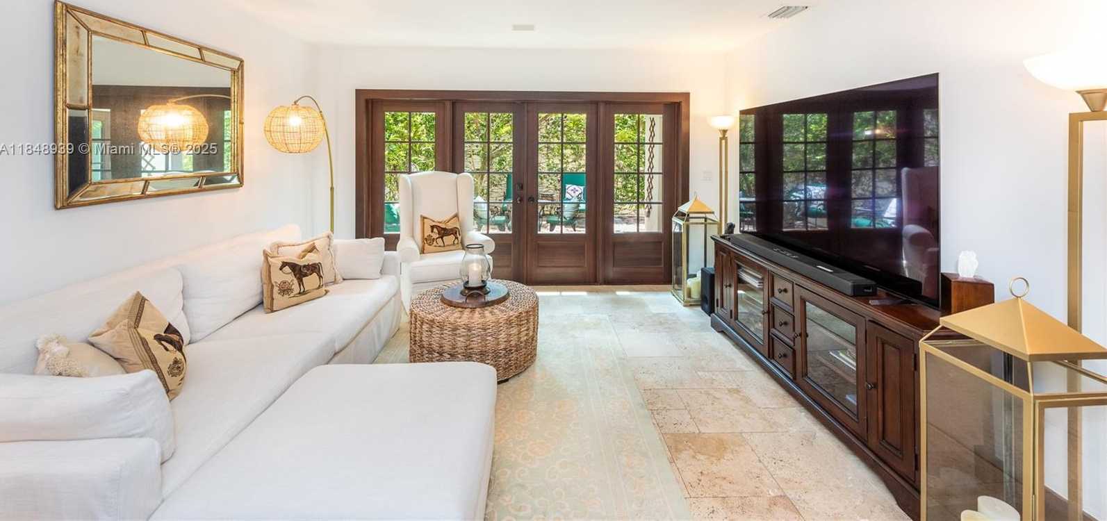 Small Image of 3621 VISCAYA CT, Coral Gables Number 3
