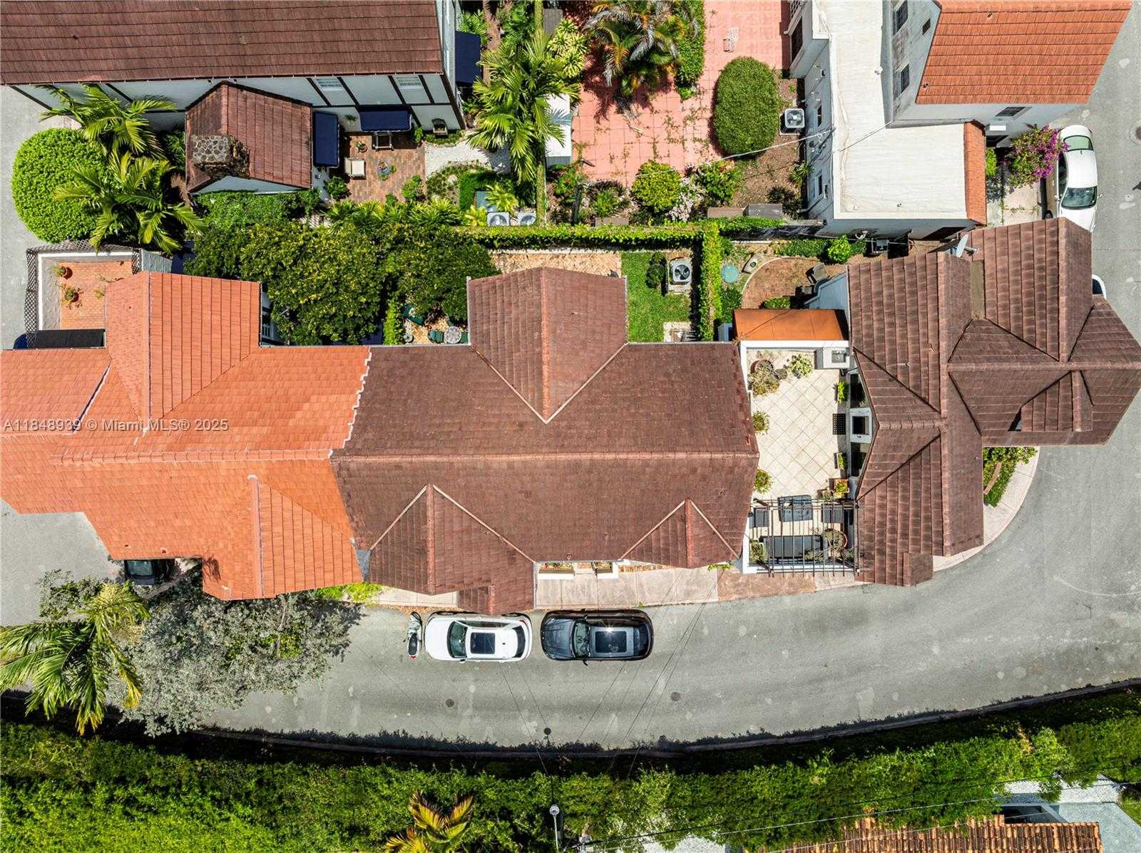 Small Image of 3621 VISCAYA CT, Coral Gables Number 35
