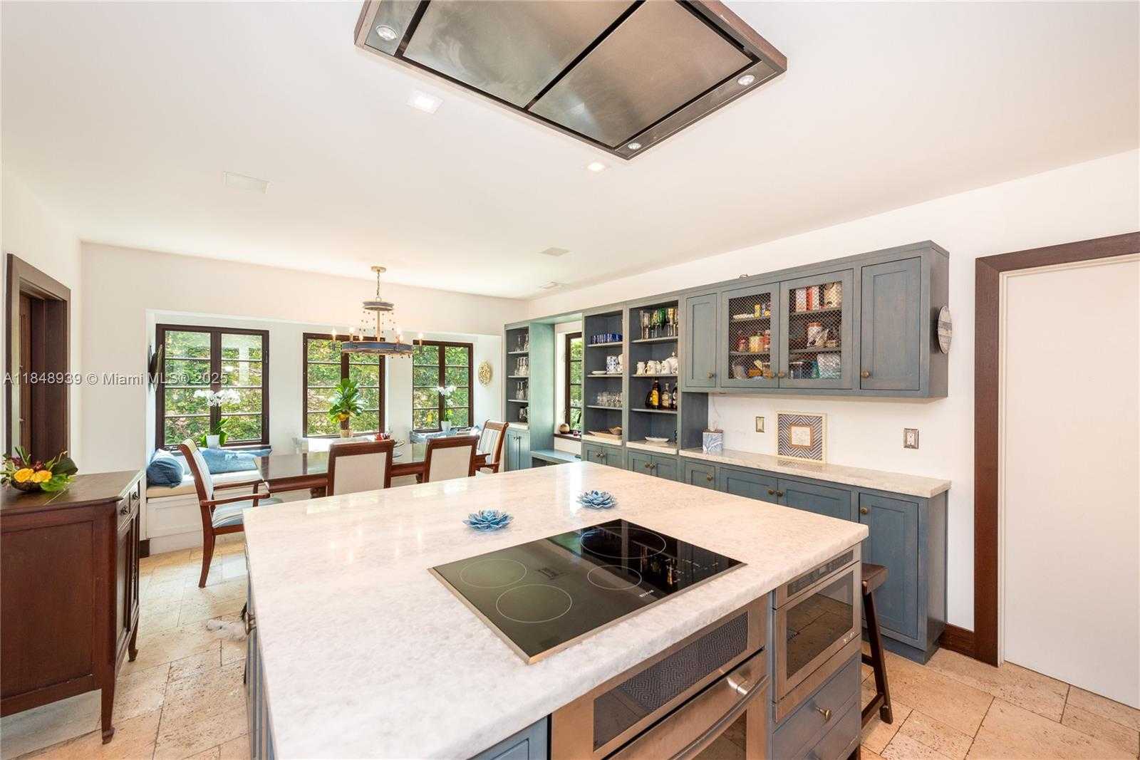 Small Image of 3621 VISCAYA CT, Coral Gables Number 6