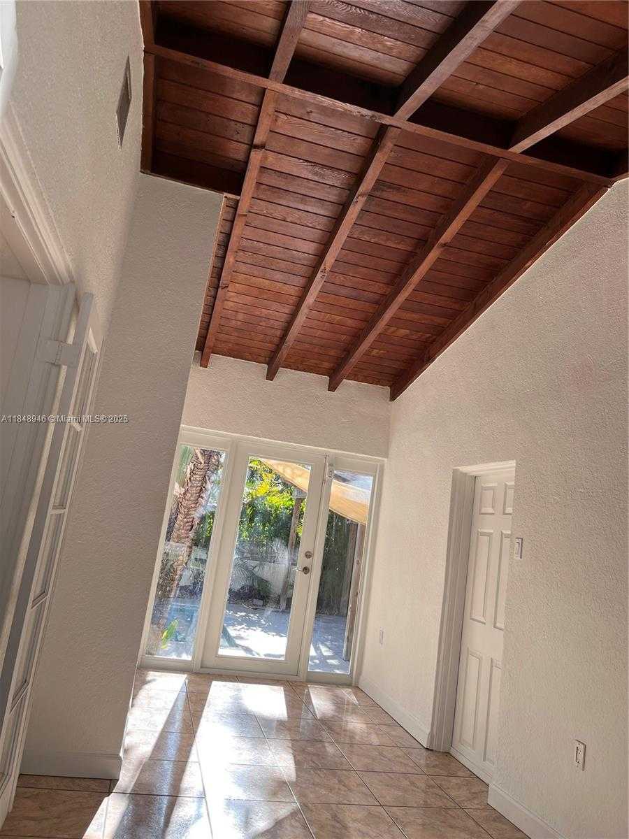 Small Image of 9302 NORTH WEST 2ND CT, Miami Shores Number 12