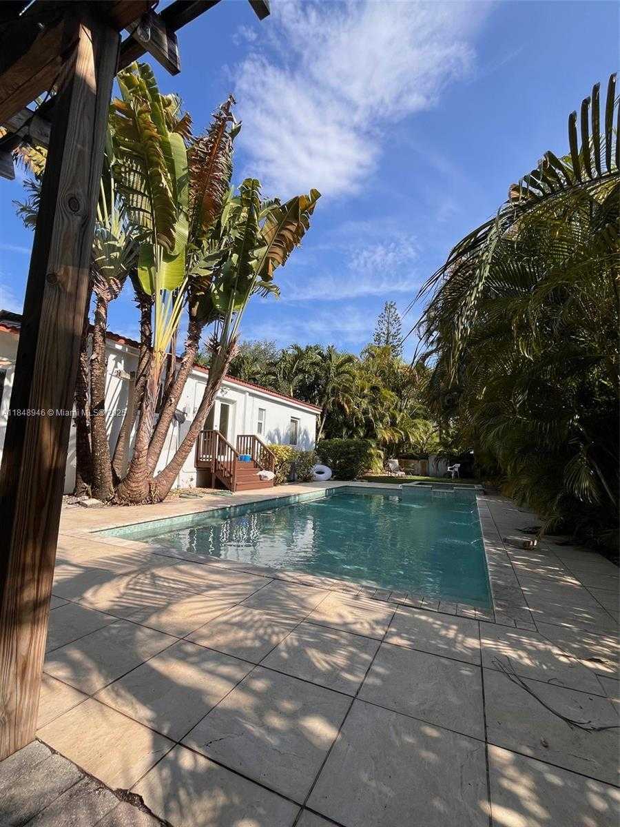 Small Image of 9302 NORTH WEST 2ND CT, Miami Shores Number 16