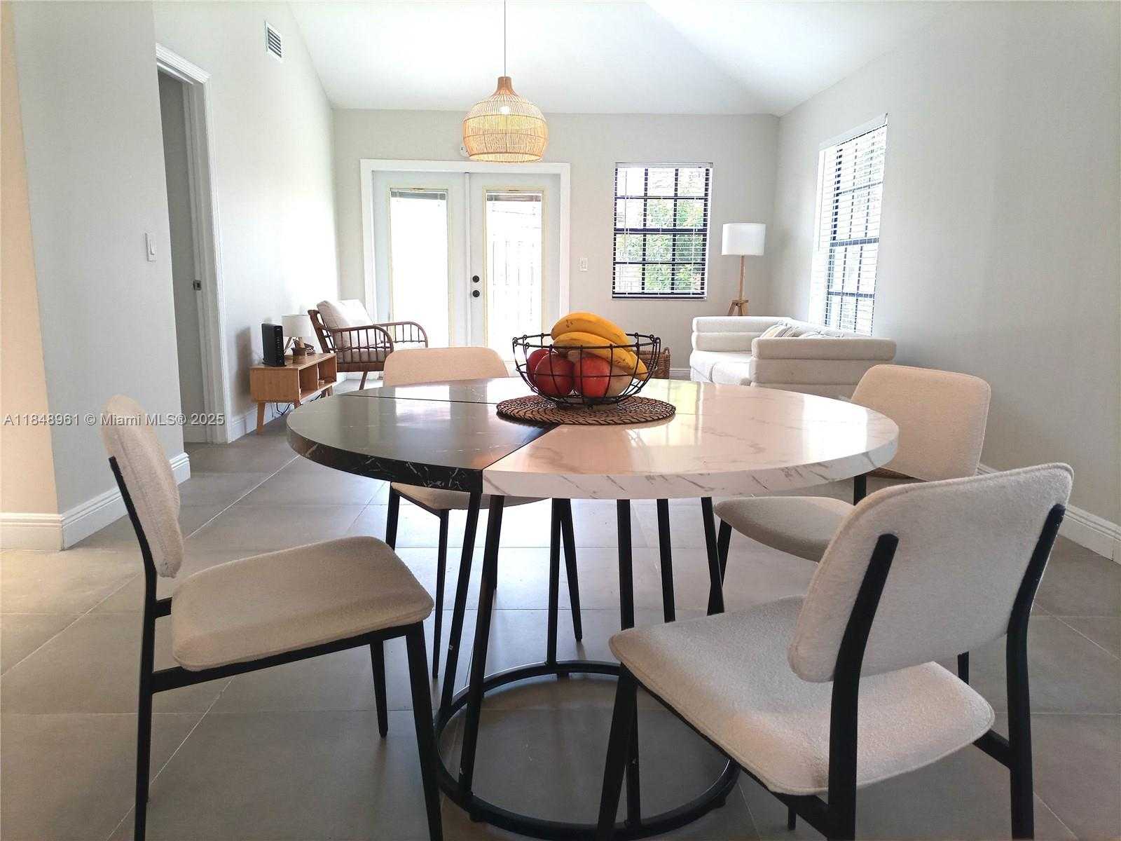 Small Image of 13473 FOUNTAIN VIEW BLVD #1, Wellington Number 5