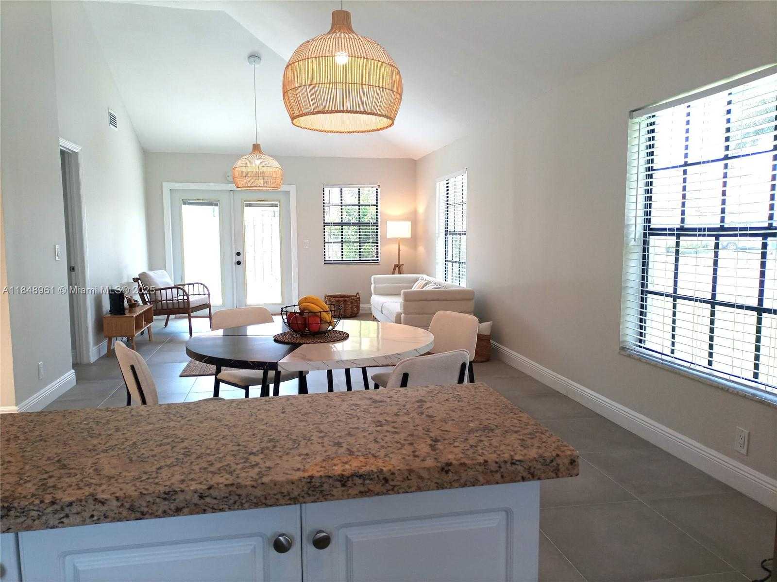 Small Image of 13473 FOUNTAIN VIEW BLVD #1, Wellington Number 7