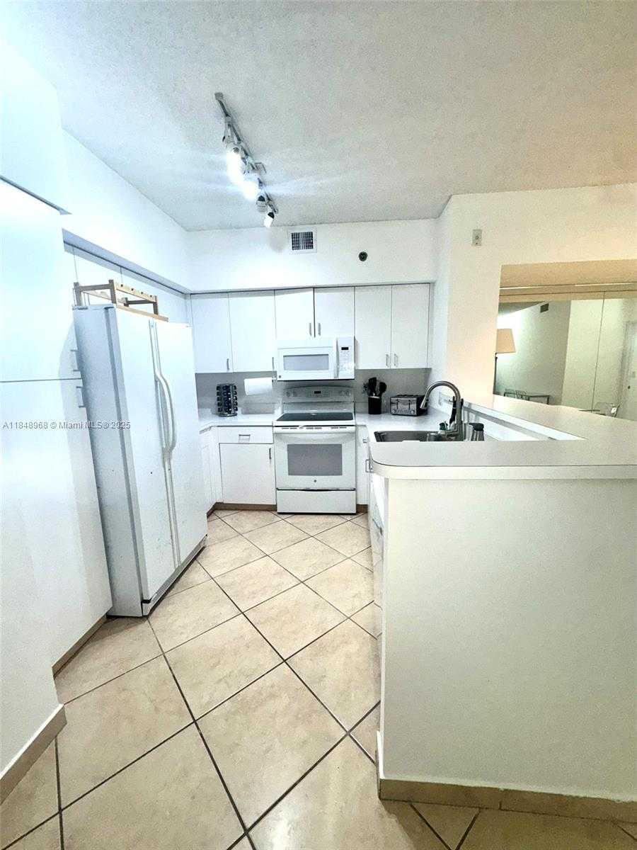 Small Image of Aventura Number 5