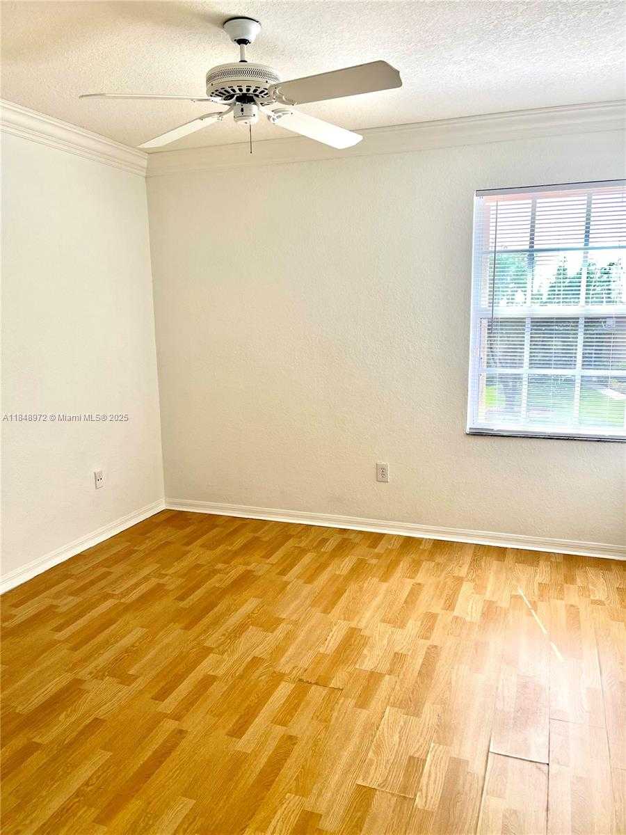 Small Image of 1413 SOUTH WEST 158TH AVE, Pembroke Pines Number 7