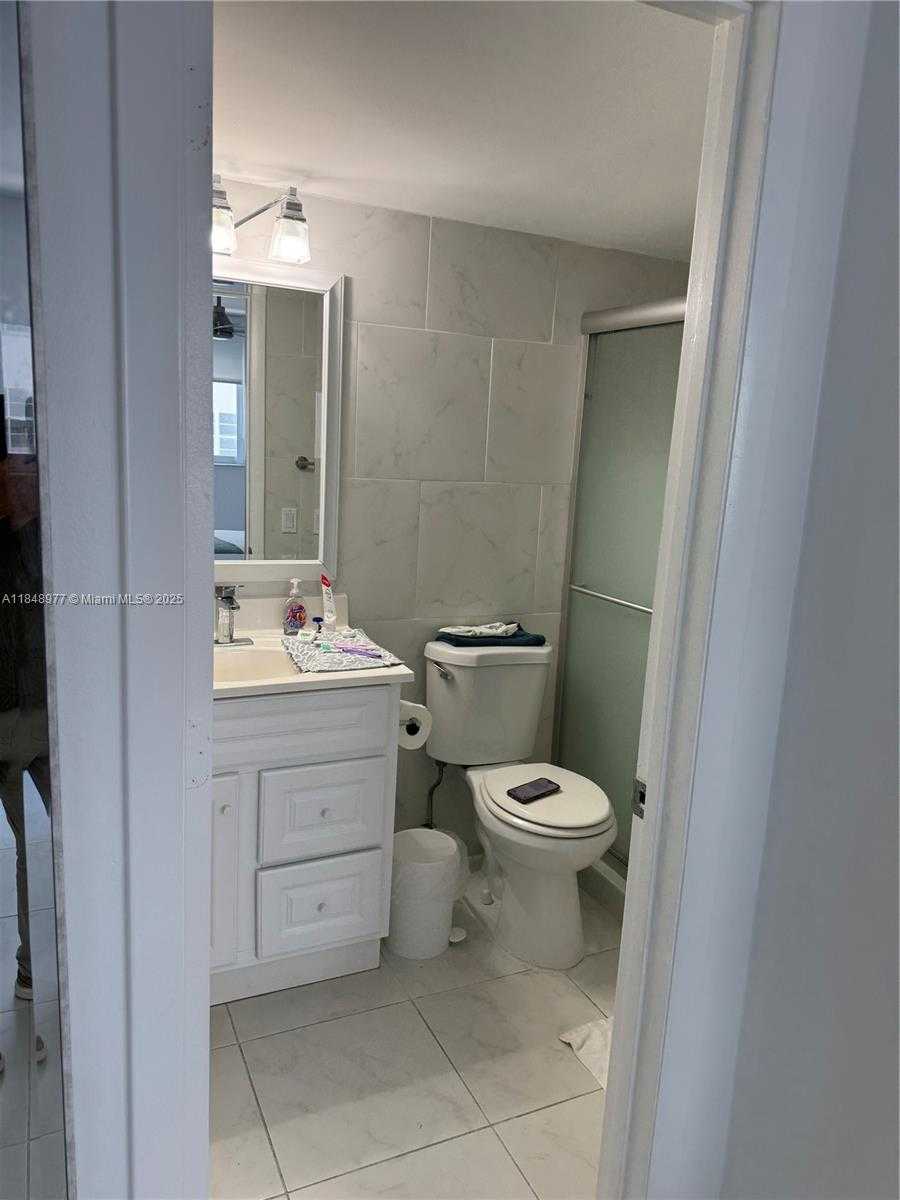 Small Image of Miami Beach Number 11