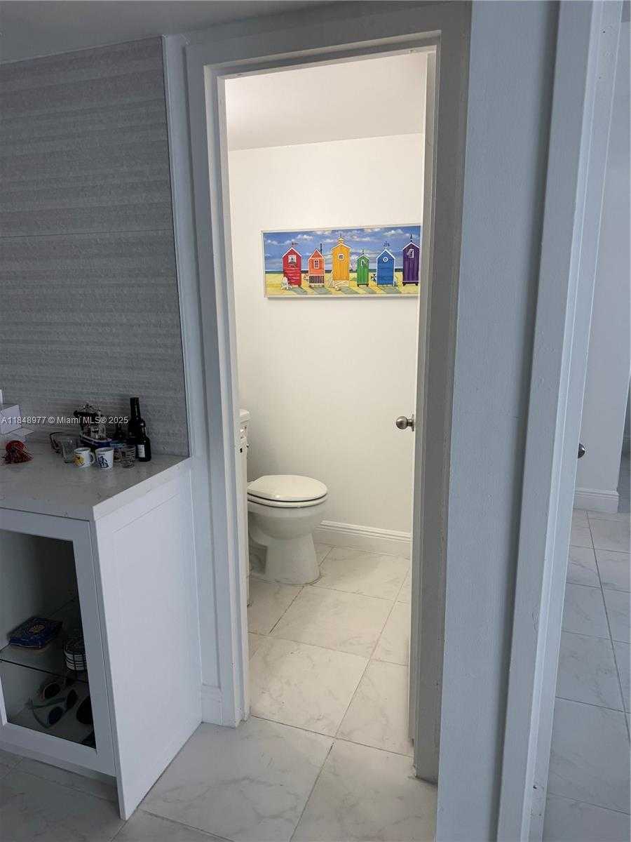 Small Image of Miami Beach Number 14