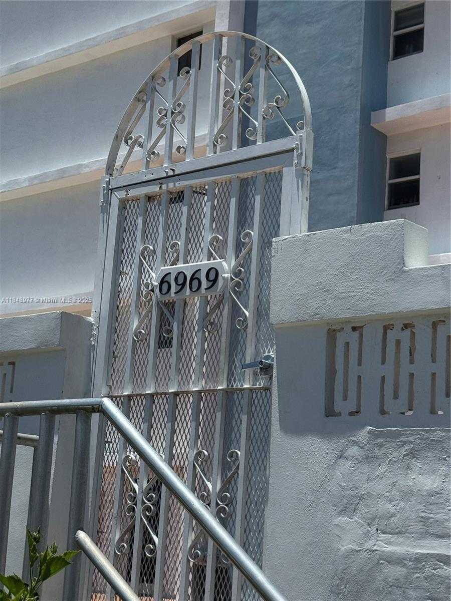 Small Image of Miami Beach Number 15