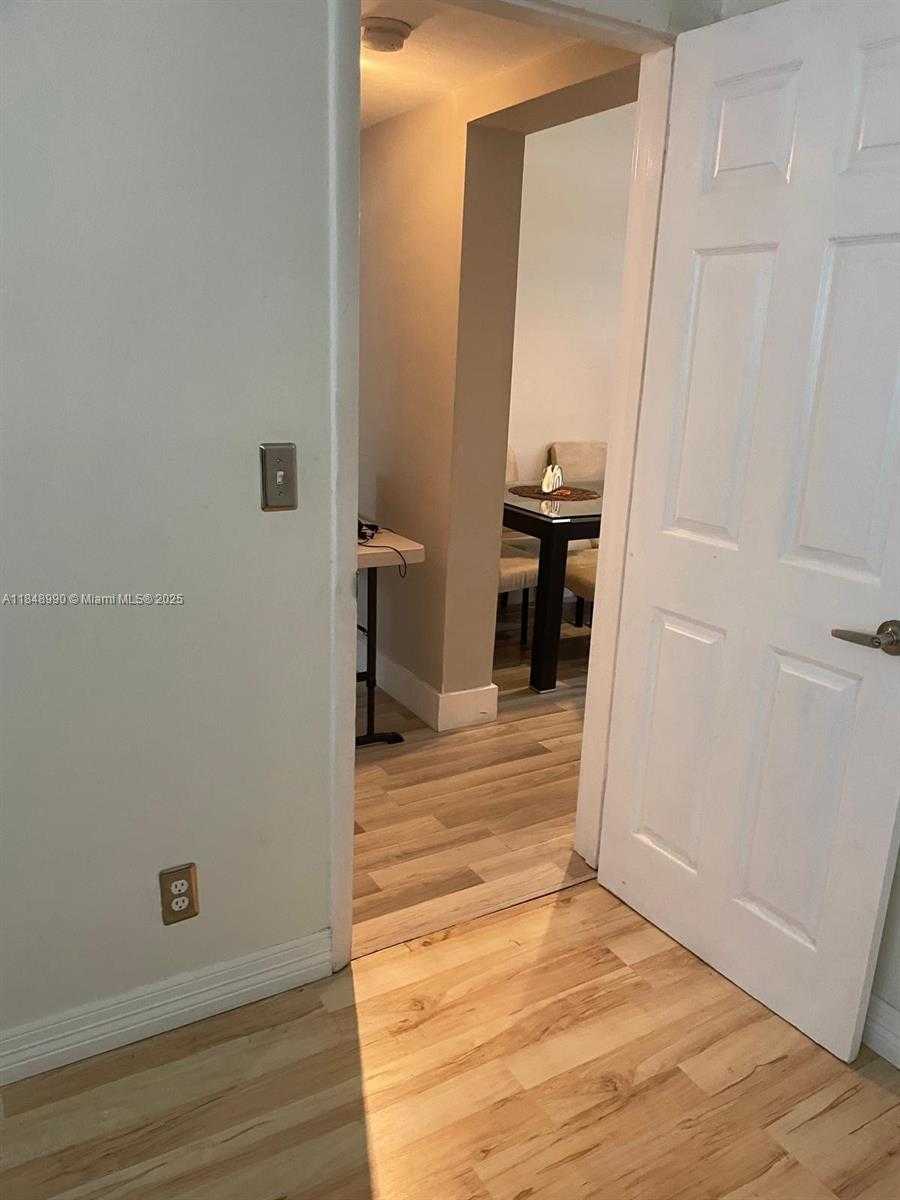 Small Image of 2200 SOUTH OCEAN DR #N312, Hollywood Number 5