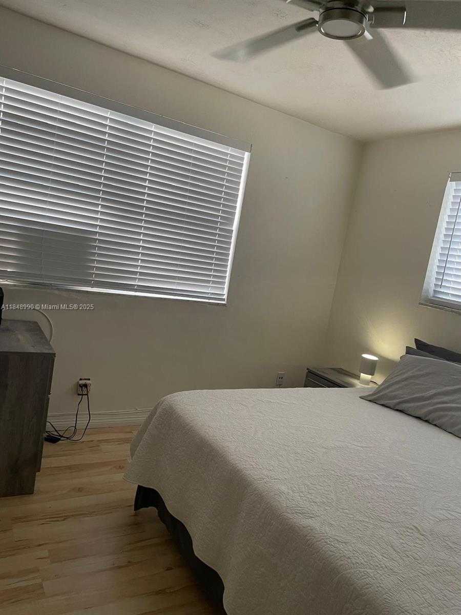 Small Image of 2200 SOUTH OCEAN DR #N312, Hollywood Number 9