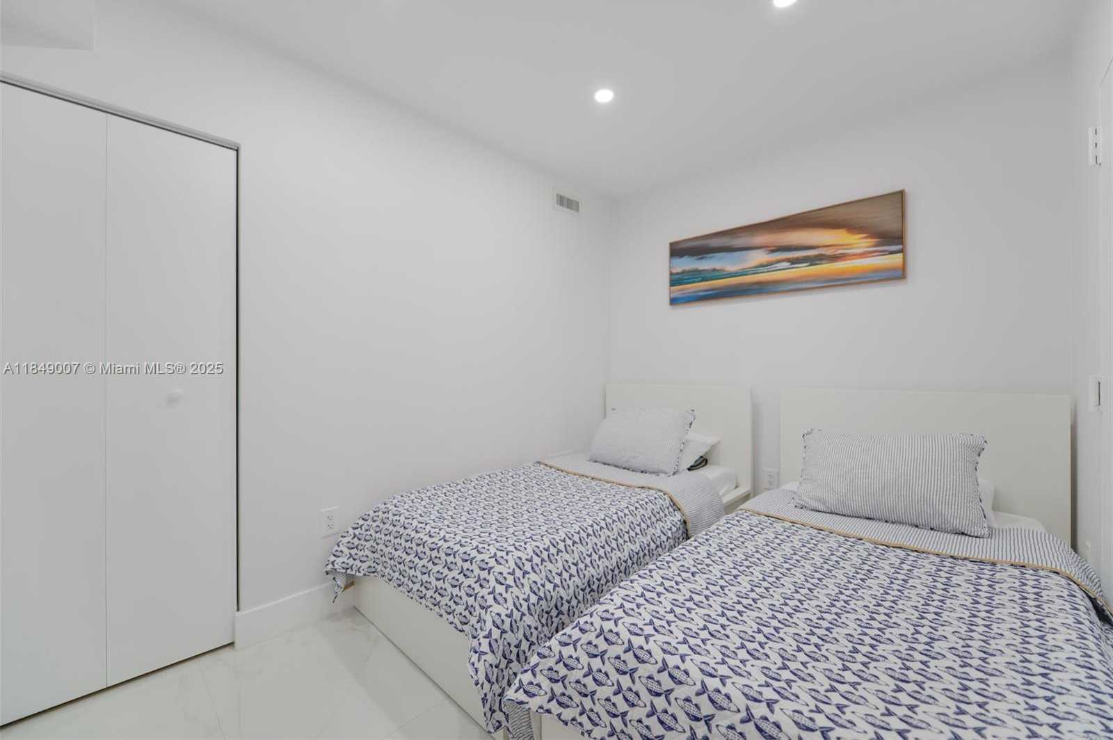 Small Image of 1950 SOUTH OCEAN DR #3D, Hallandale Beach Number 11