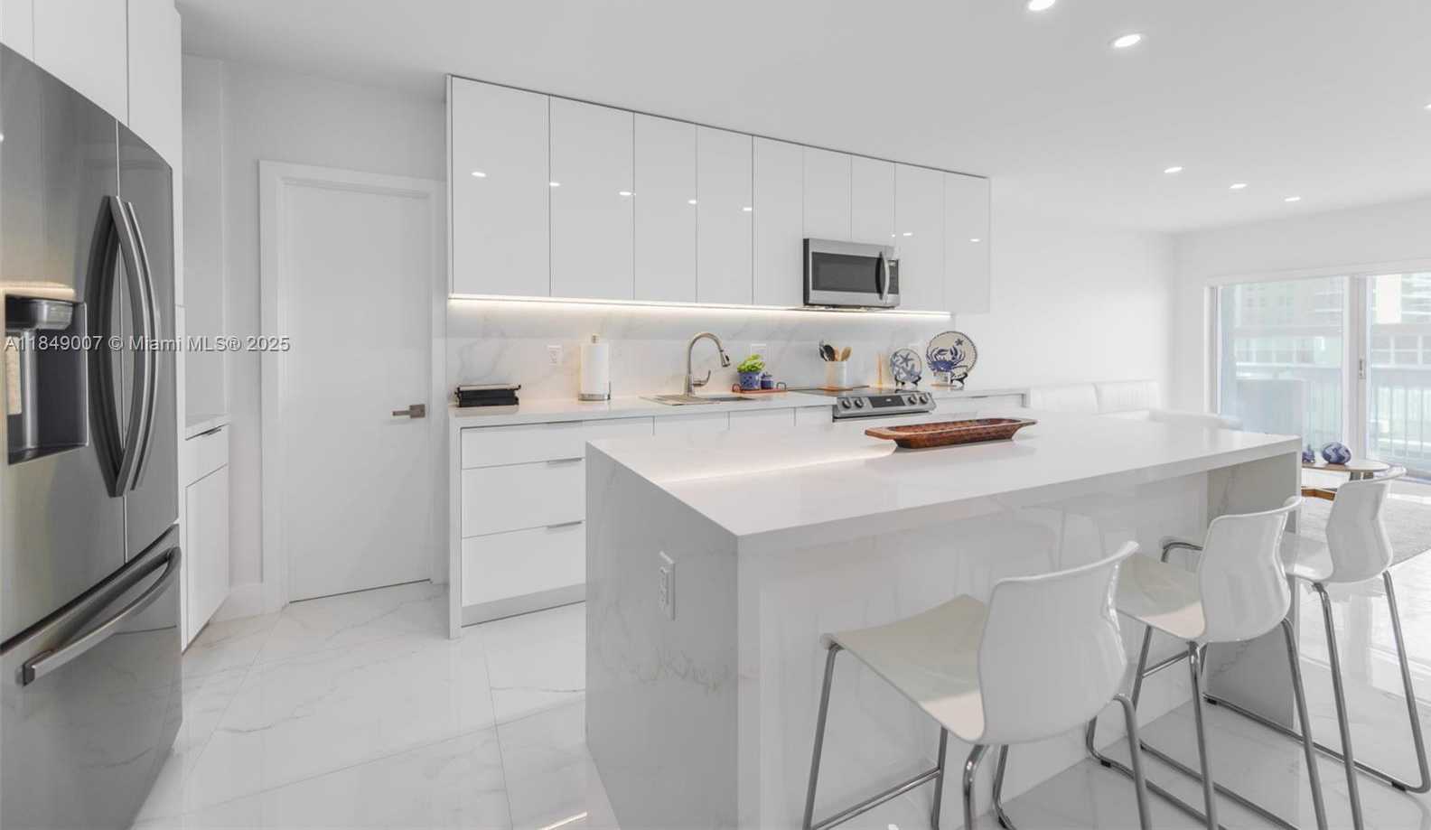 Small Image of 1950 SOUTH OCEAN DR #3D, Hallandale Beach Number 2