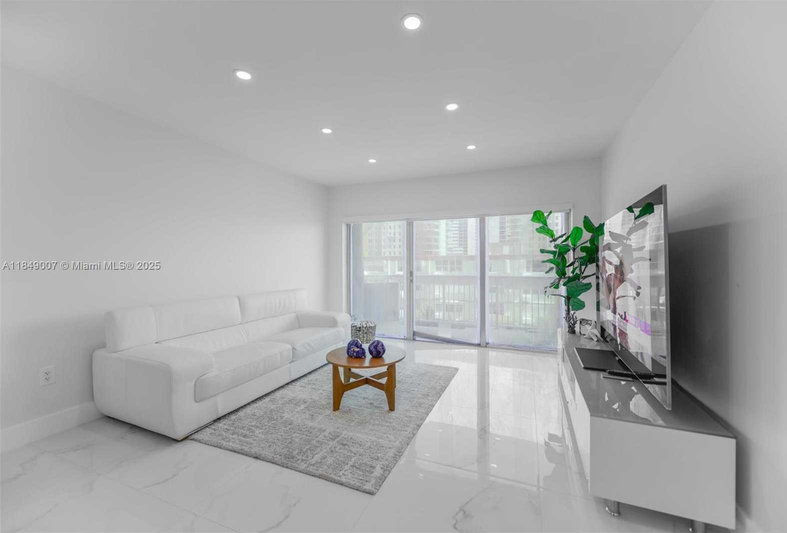 Small Image of 1950 SOUTH OCEAN DR #3D, Hallandale Beach Number 3