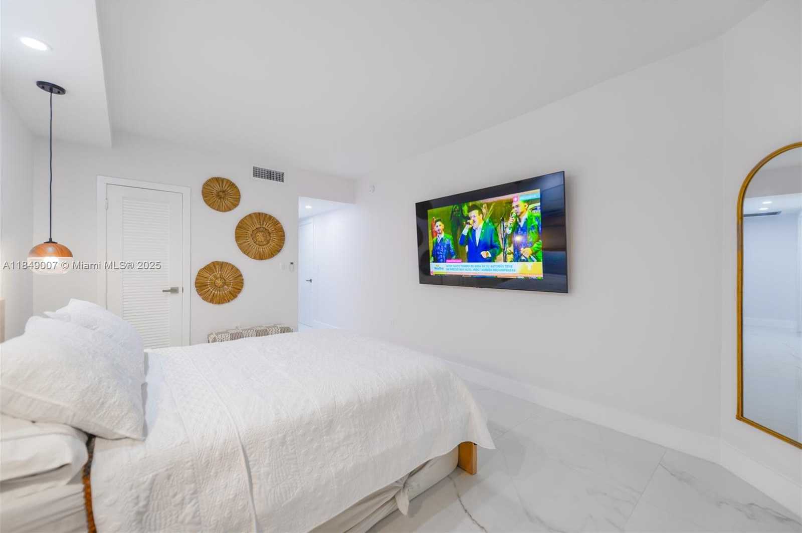 Small Image of 1950 SOUTH OCEAN DR #3D, Hallandale Beach Number 7