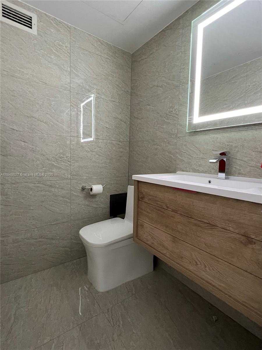 Small Image of 2501 SOUTH OCEAN DR #*, Hollywood Number 11