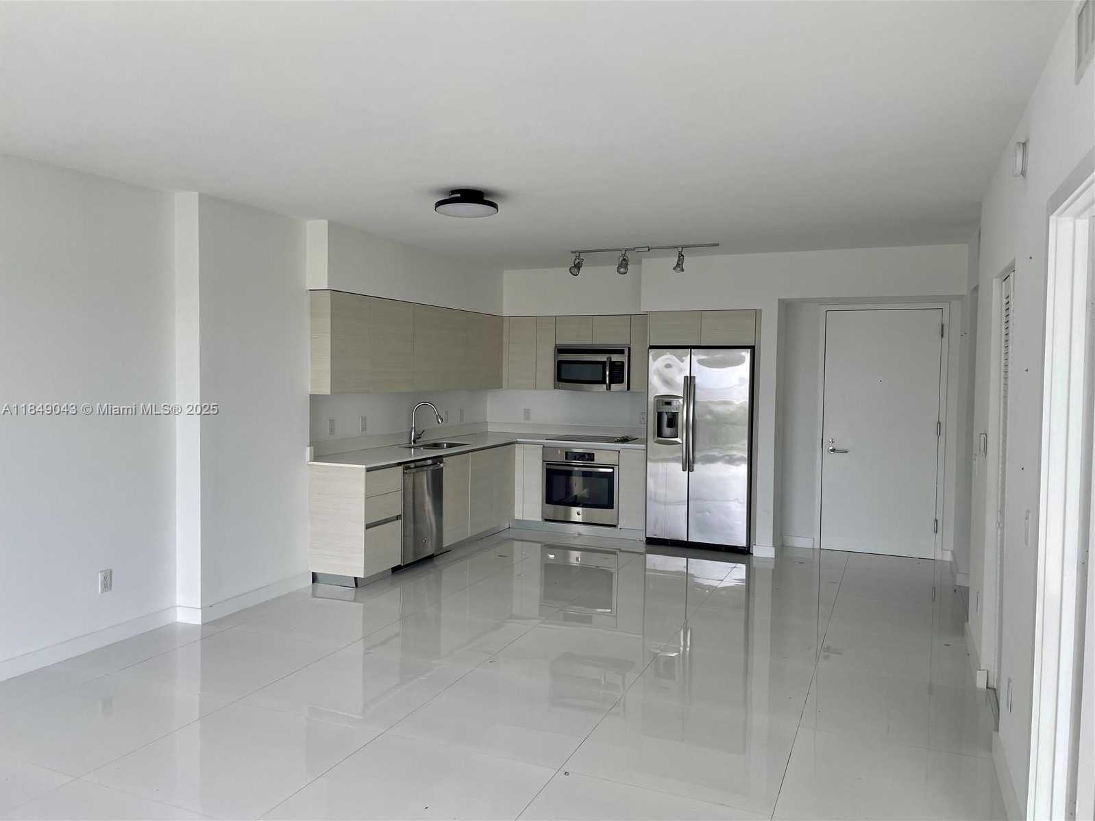 Small Image of 4250 BISCAYNE BLVD #908, Miami Number 3