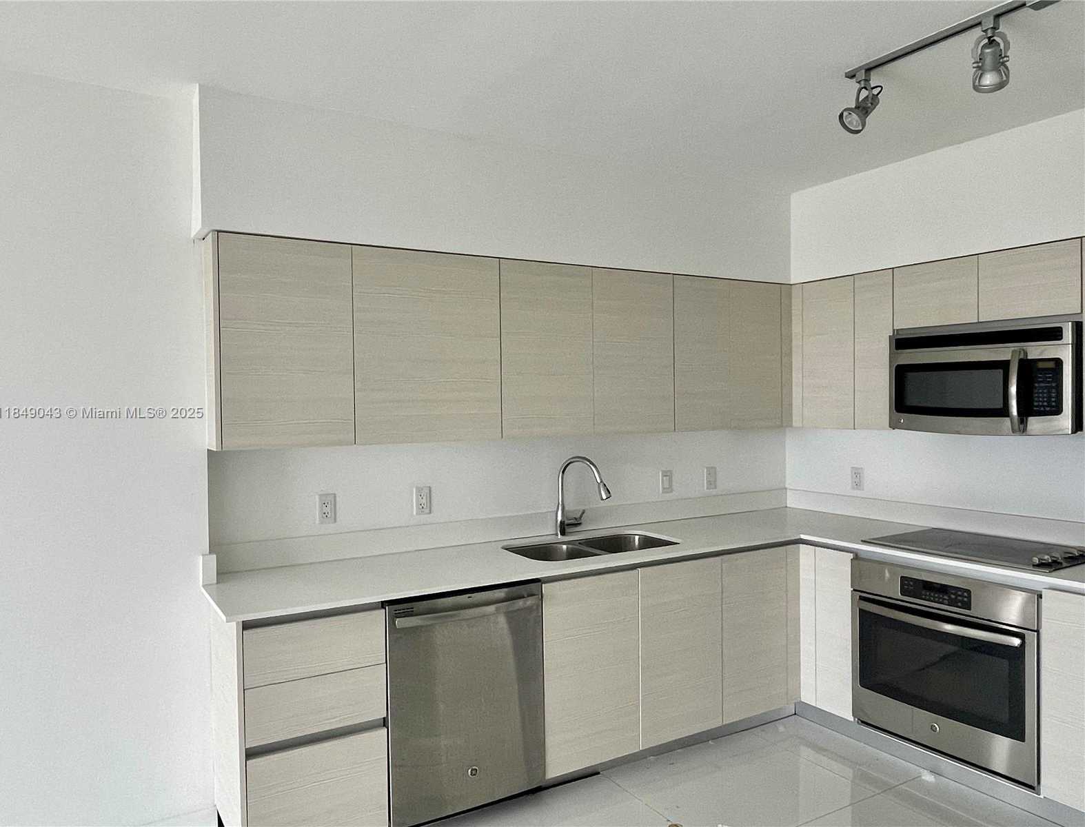 Small Image of 4250 BISCAYNE BLVD #908, Miami Number 6