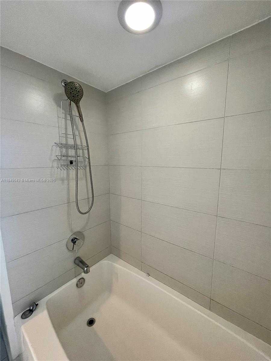 Small Image of 4250 BISCAYNE BLVD #908, Miami Number 8