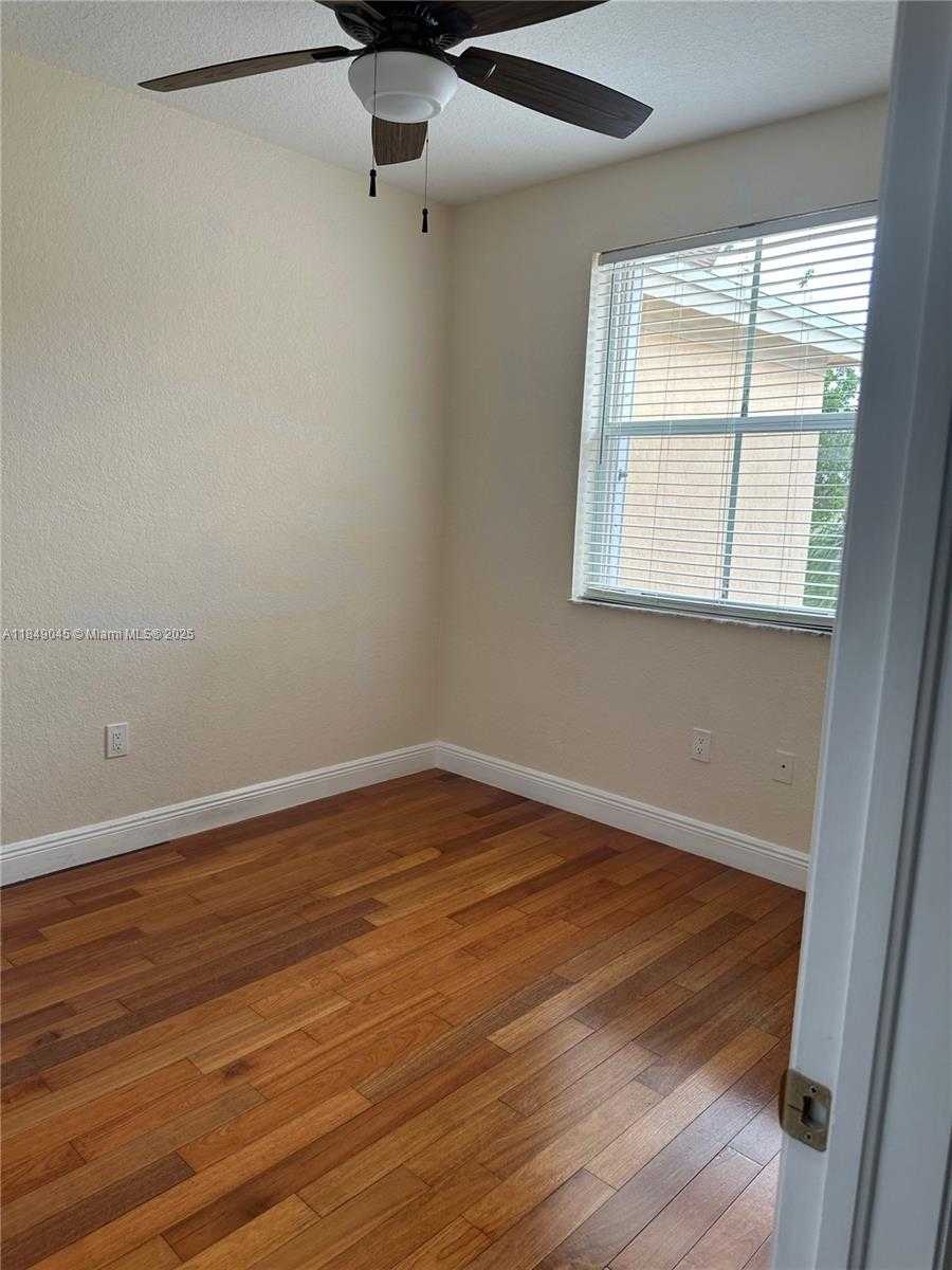Small Image of 12488 SOUTH WEST 126TH AVE, Miami Number 14