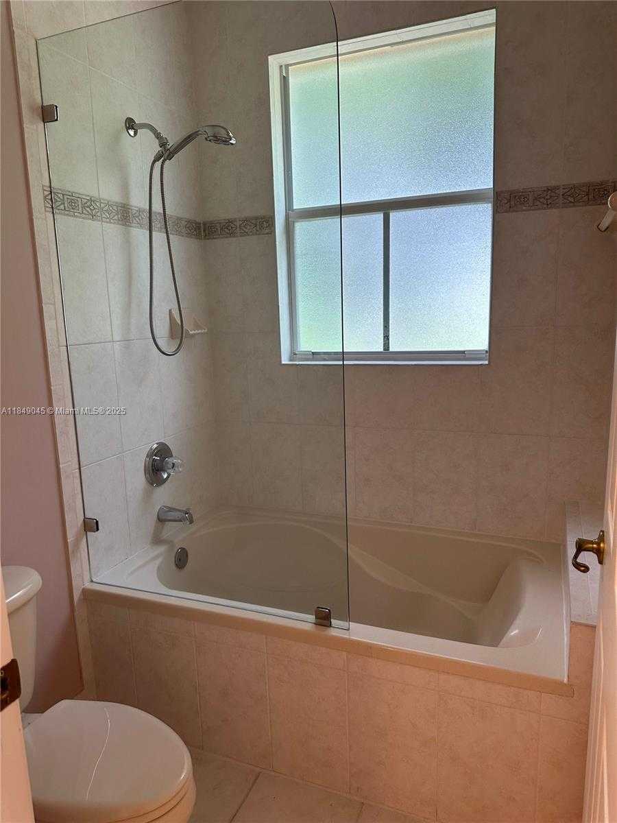 Small Image of 12488 SOUTH WEST 126TH AVE, Miami Number 17