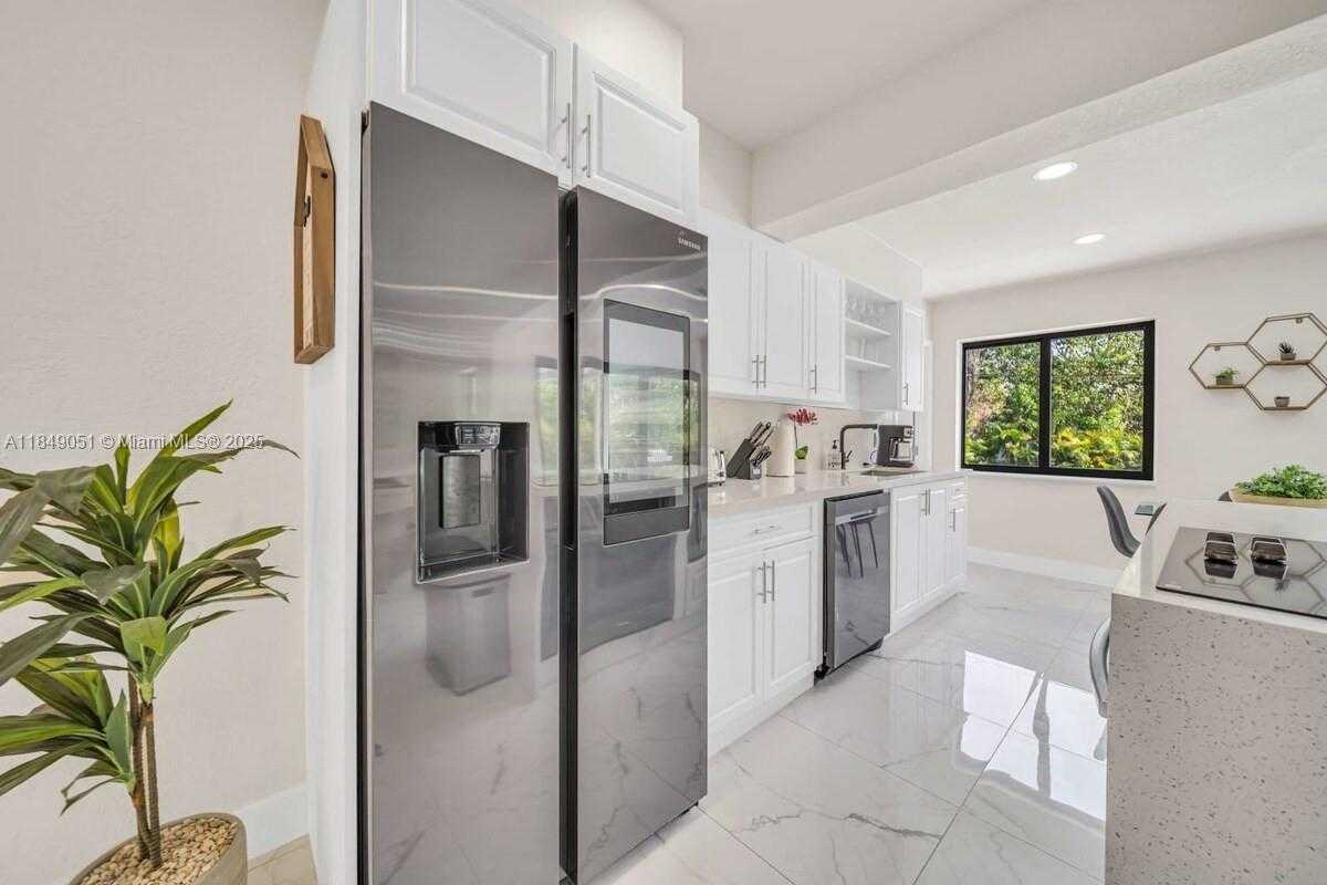 Small Image of 305 NORTH WEST 124TH ST, North Miami Number 17