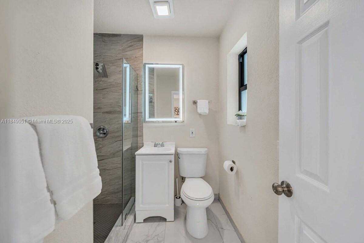 Small Image of 305 NORTH WEST 124TH ST, North Miami Number 19