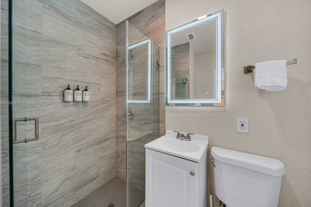 Small Image of 305 NORTH WEST 124TH ST, North Miami Number 20