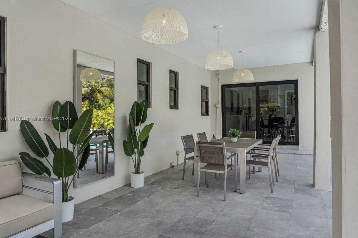 Small Image of 305 NORTH WEST 124TH ST, North Miami Number 34